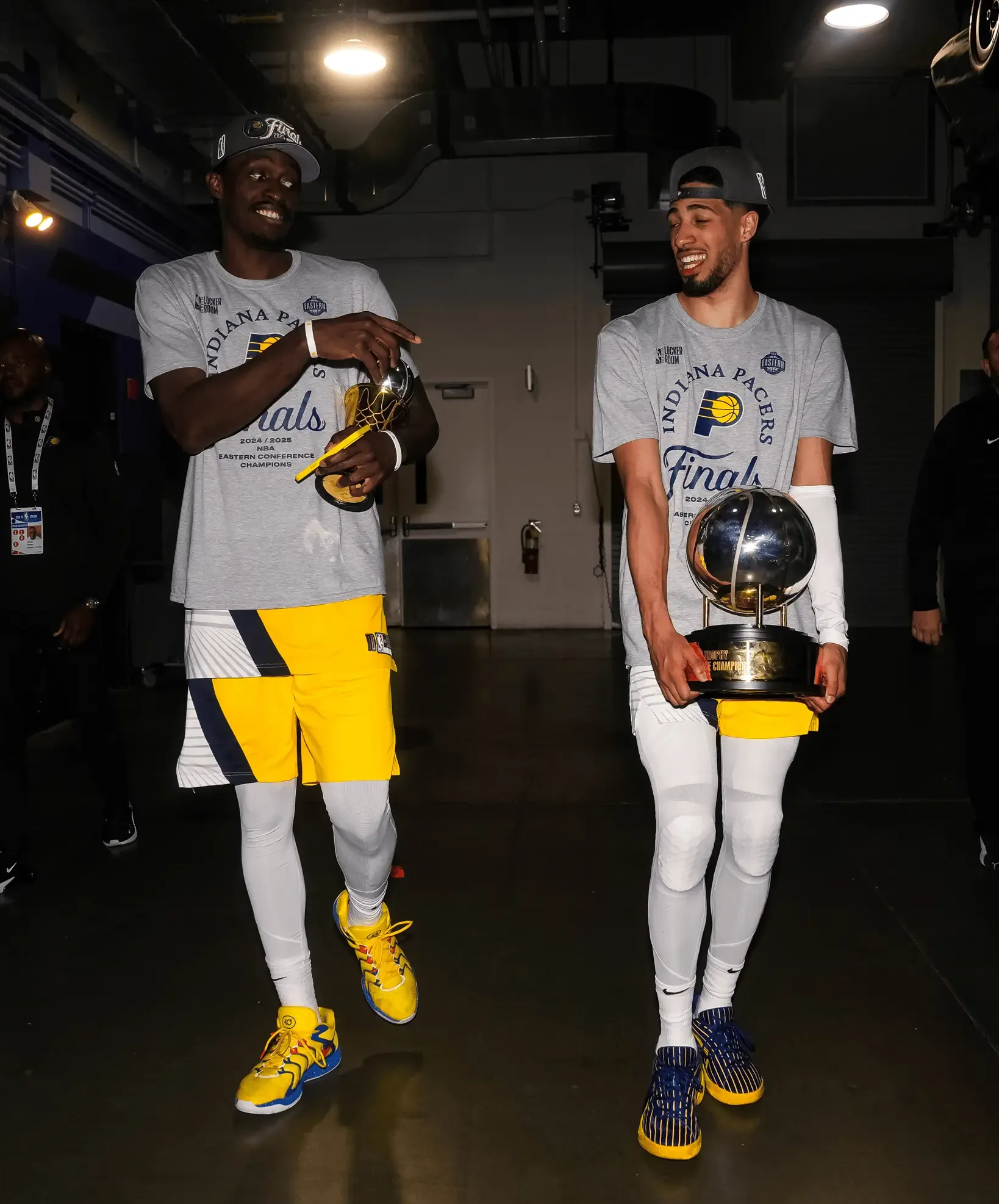 九游娱乐- 西亚卡姆在法国队比赛中反败为胜，出色防守引发热议！热度持续攀升